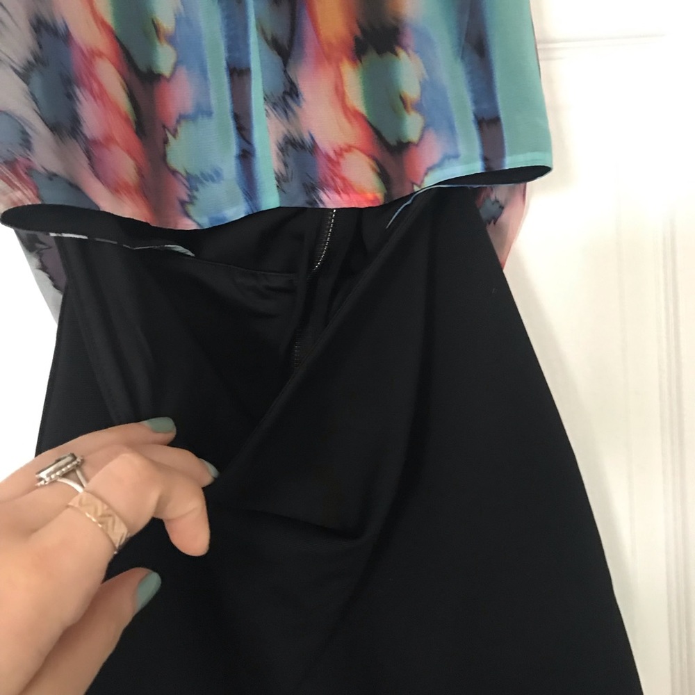 Cut-out Mini Dress - Picture 2 of 3